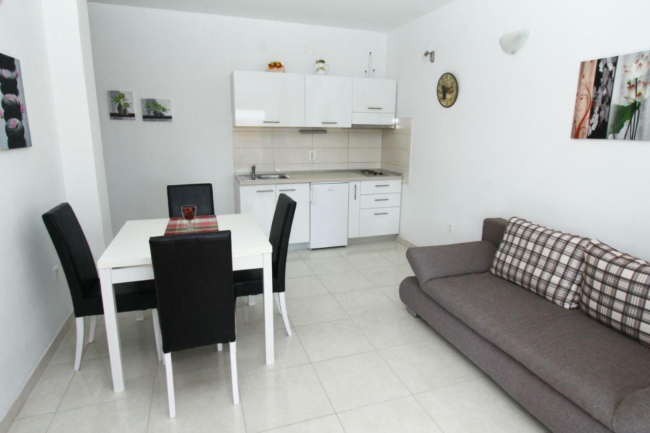 Apartmani Roje Светі Филип-і-Яков Екстер'єр фото